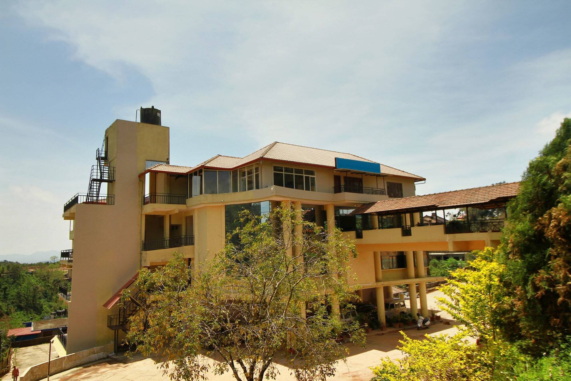 מדיקרי Oyo 17387 Hilldale Resorts מראה חיצוני תמונה